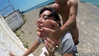 Squirting brunette slut gets ravaged on the beach