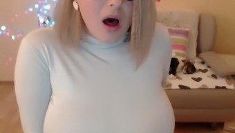 Big boobs shaking