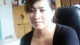 Chinese Milf Plays And Gets Caught Continue on MyCyka com