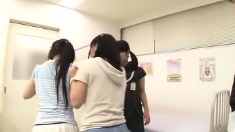 Subtitled Japanese crazy group blindfolded blowjob game