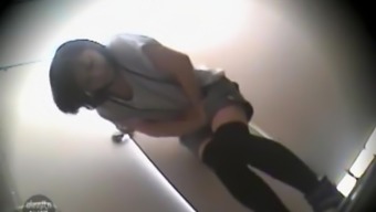 Desperate Asian women caught pooping in the public WC