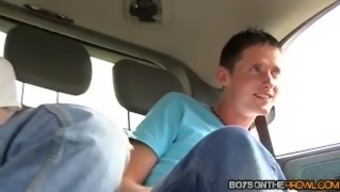 Justin Baber rides two raging cocks in the moving car