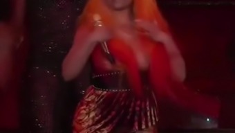 Nicki Minaj nipple sl ip during concert