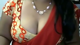 This Desi webcam slut is absolutely amazing and I love her gorgeous boobs
