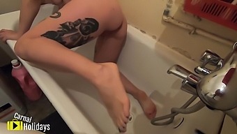 Carnalholidays - Peeing In My Bath Tub