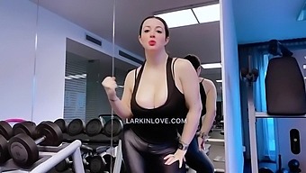 Lark lov Shiny leggings in the gym JOI