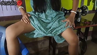 I enjoyed sex with trailer bhabi in her shop