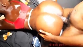 Kenyan slut with a nice butt,getting it all worked out
