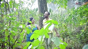 Indian Girlfriend's Hairy Pussy Gets Pounded in the Jungle