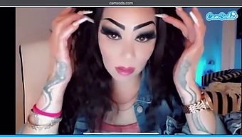 Asian beauty shows off her big butt on webcam