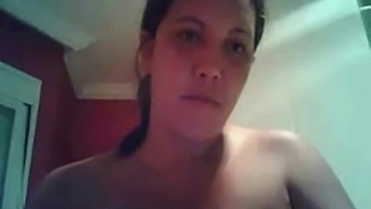 New amateur webcam: Brazilian brunette fingers herself