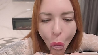 Redhead babe gives a mind-blowing blowjob in HD