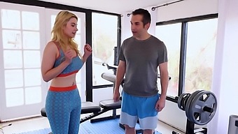 High definition sex with a hot blonde MILF in a gym